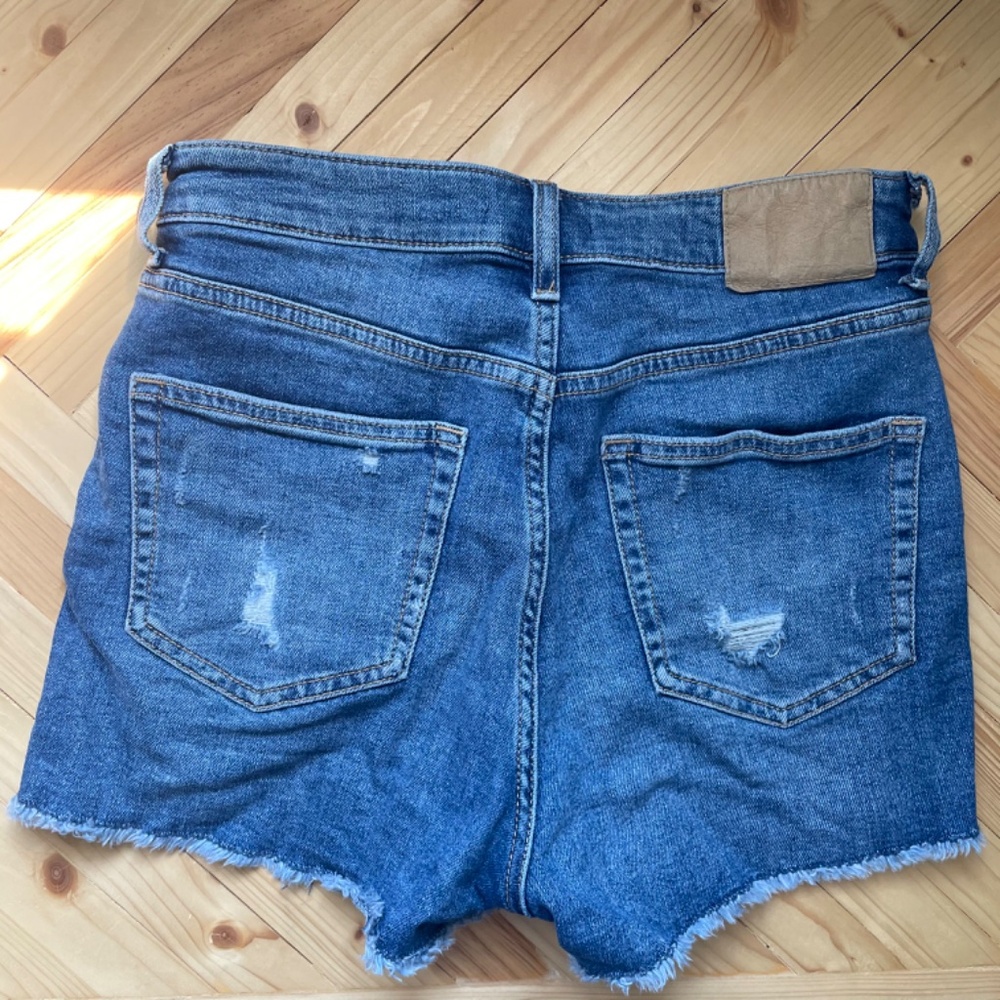 High Waisted Denim Cutoff Shorts - Picture 6 of 6